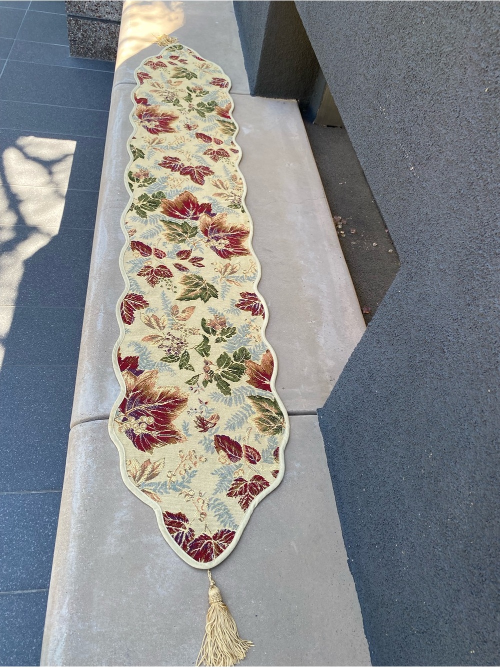 Vintage Floral Scalloped Table Runner in Cream and Burgundy